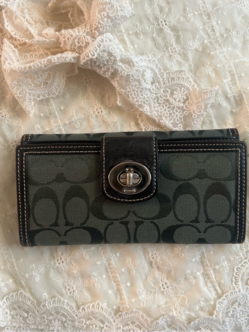 Coach Black and dark green Signature Turnlock Card Holder Wallet